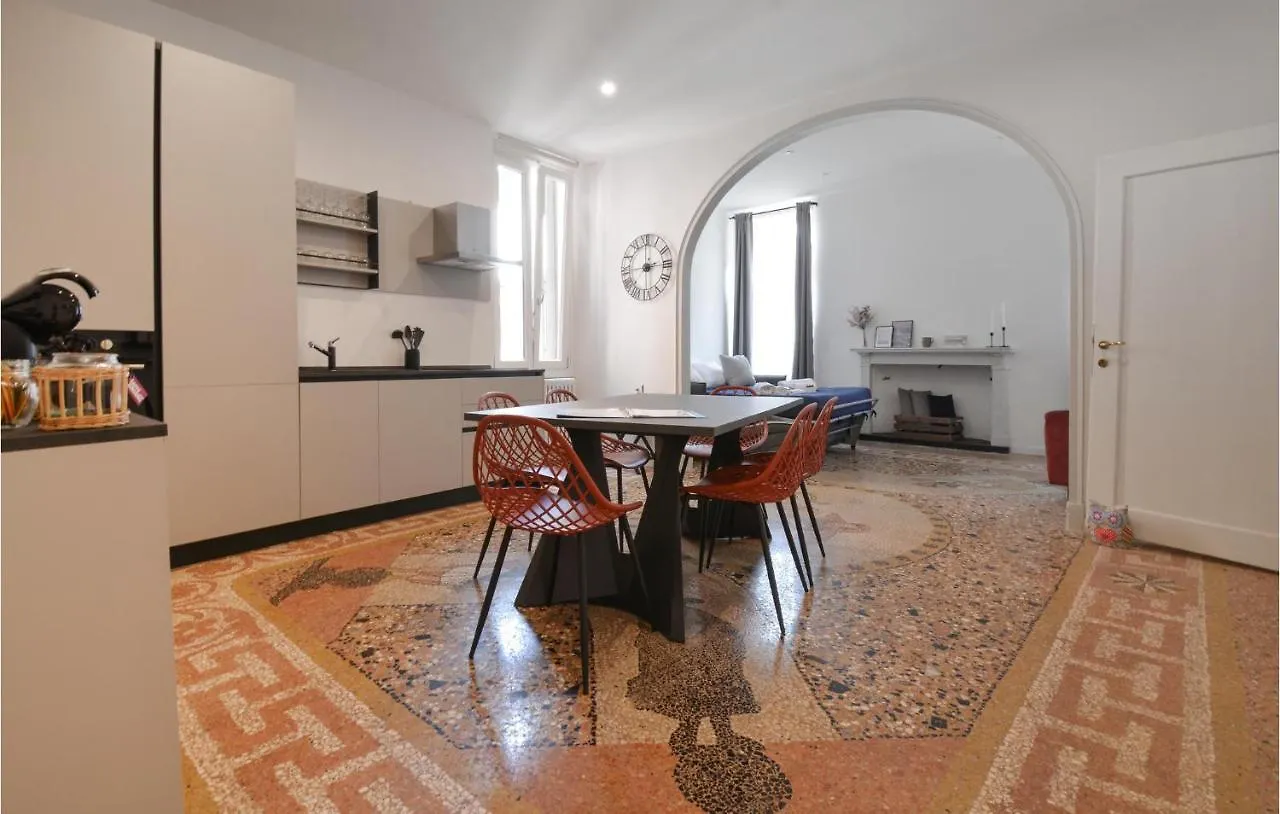 Beautiful Apartment In Verona With Kitchenette