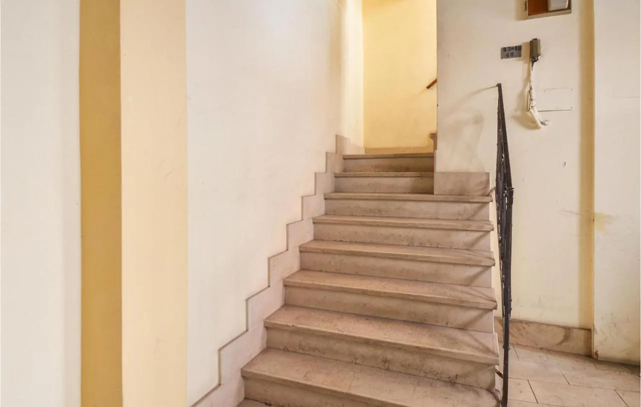 Beautiful Apartment In Verona With Kitchenette